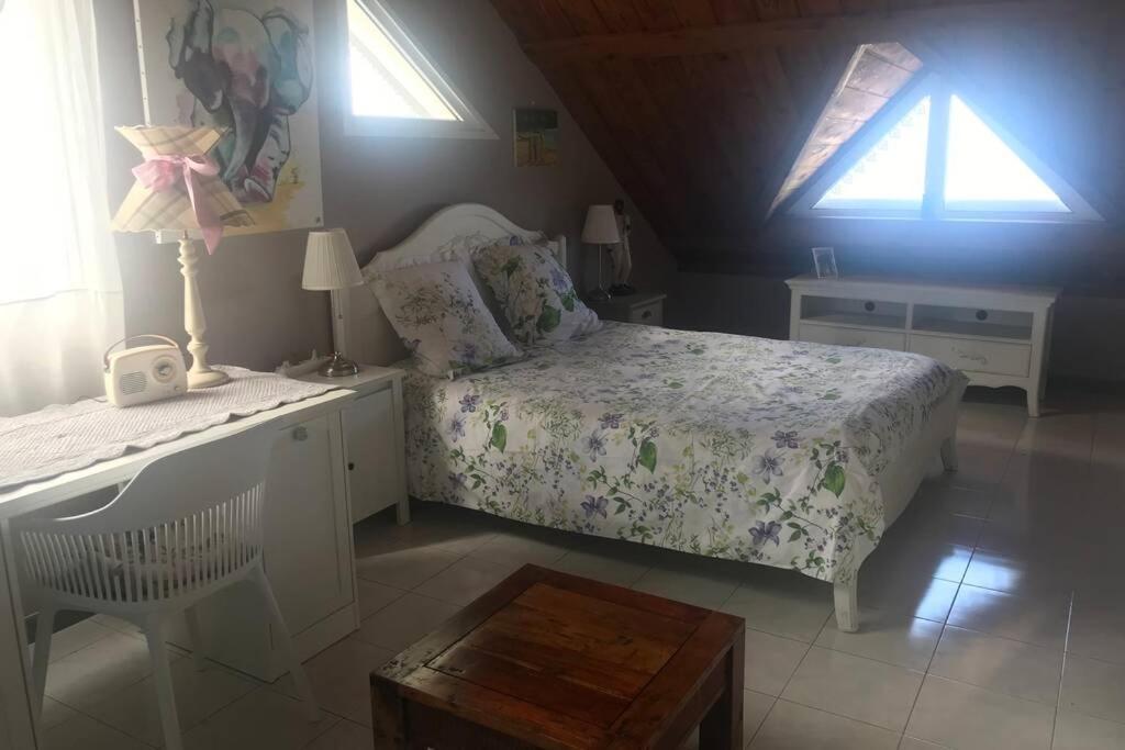 St Leu -Villa d'artiste, superbe vue mer, piscine chauffée Saint-Leu Exterior foto