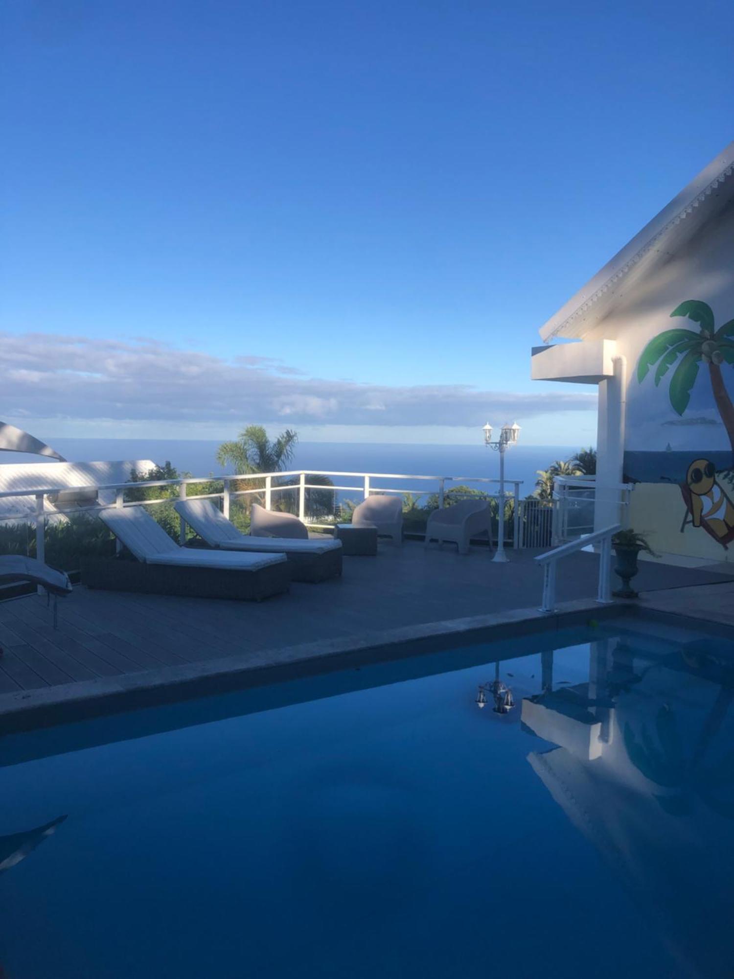St Leu -Villa d'artiste, superbe vue mer, piscine chauffée Saint-Leu Exterior foto